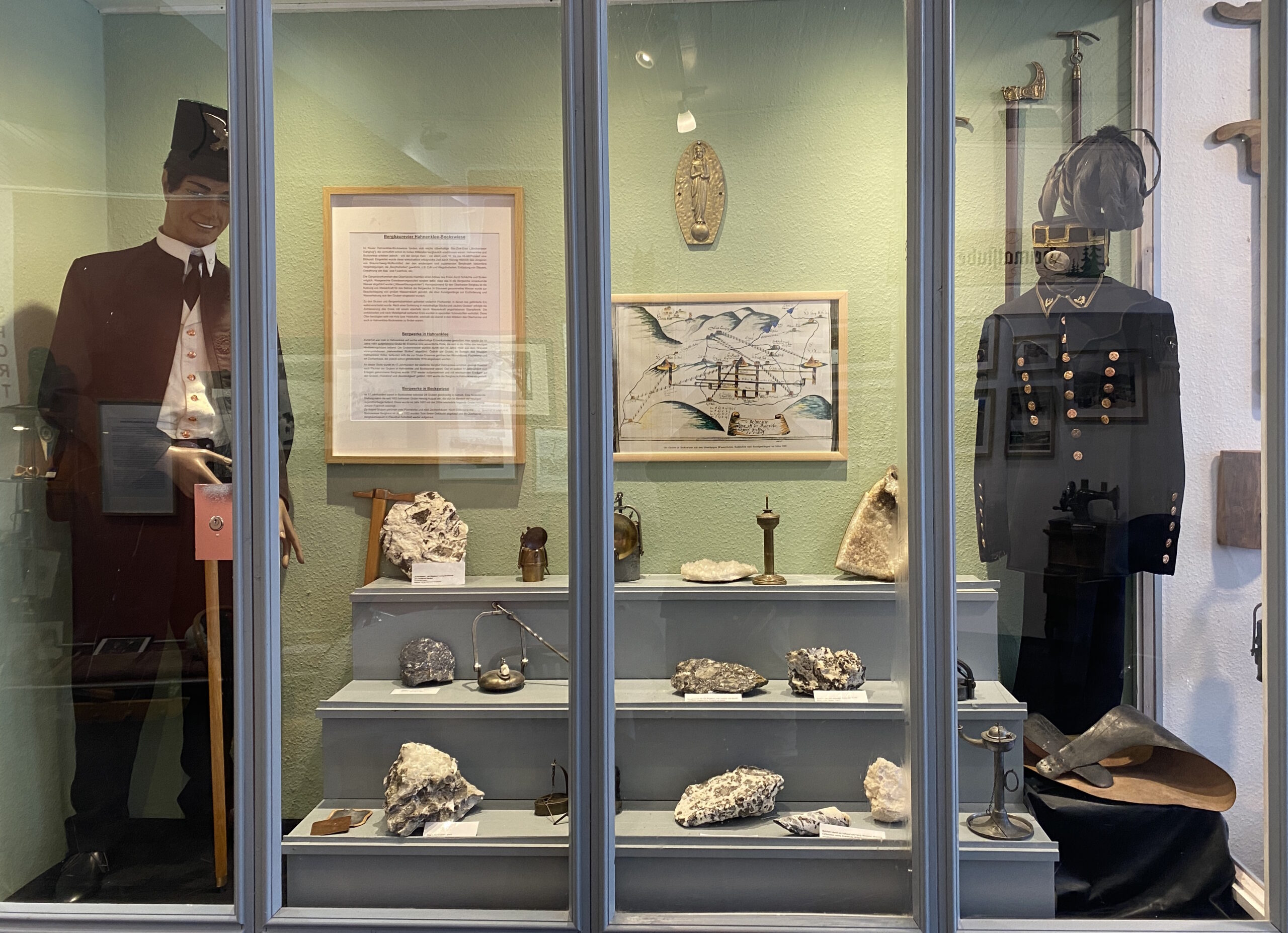 "Über Mineralien und Bergbau im Oberharz“